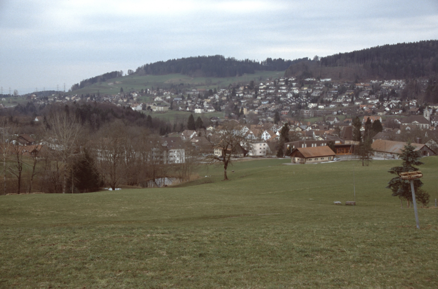 Haldengut, Blick auf Dorf + Aemet