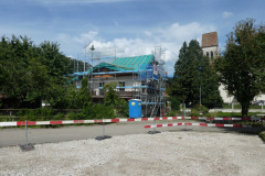 Pfarrhausstr. geplanter Spielplatz, Blick auf 4 und Kirche