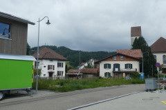 Pfarrhausstr. Bauplatz Wälty mit Kirche