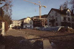 Kirchstr mit Neubau imHG. Hier werden die Alterswohnungen gebaut