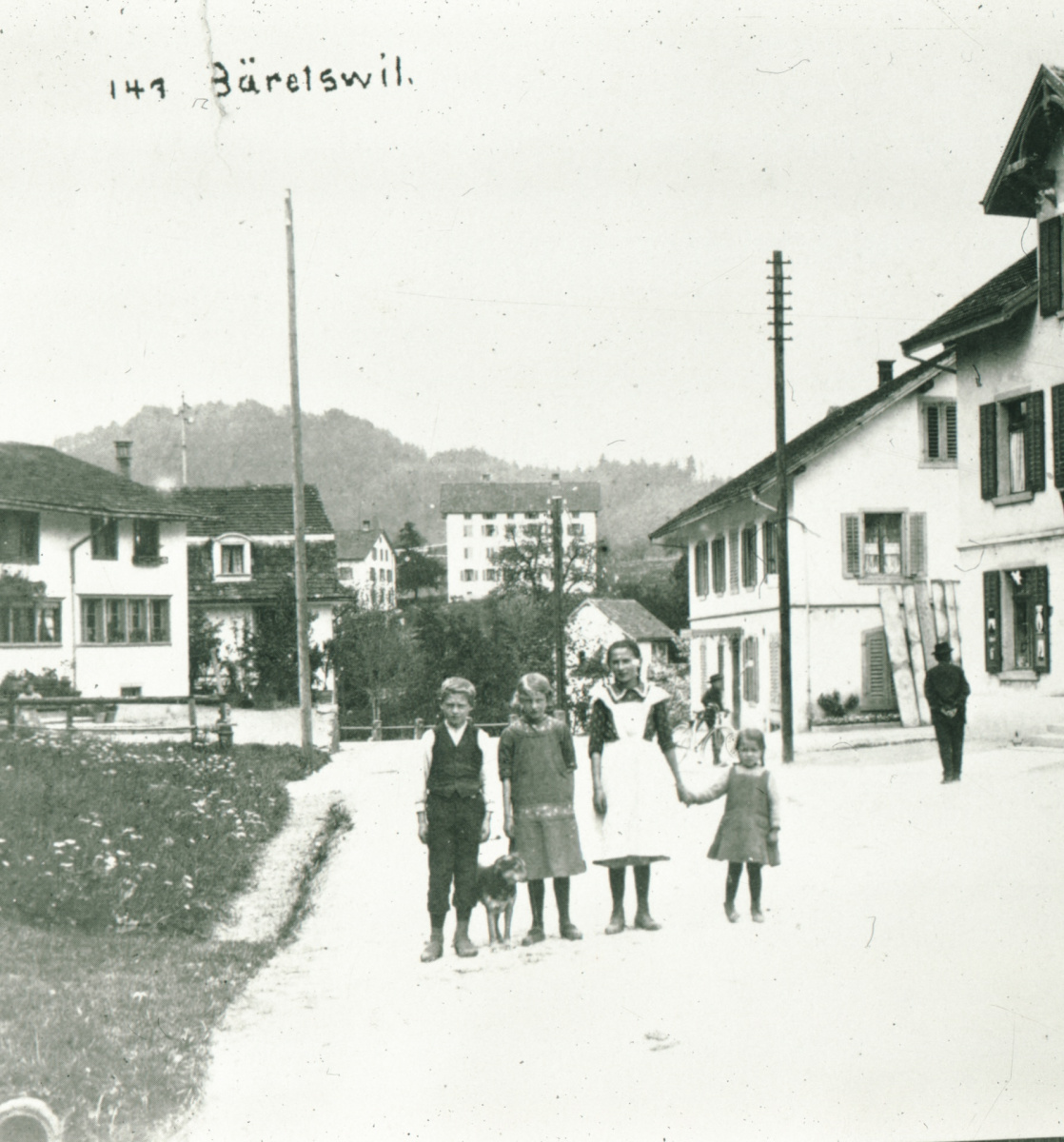 Oberdorf, Helvetia und Sennhütte, hinten Spörri-Fabrik