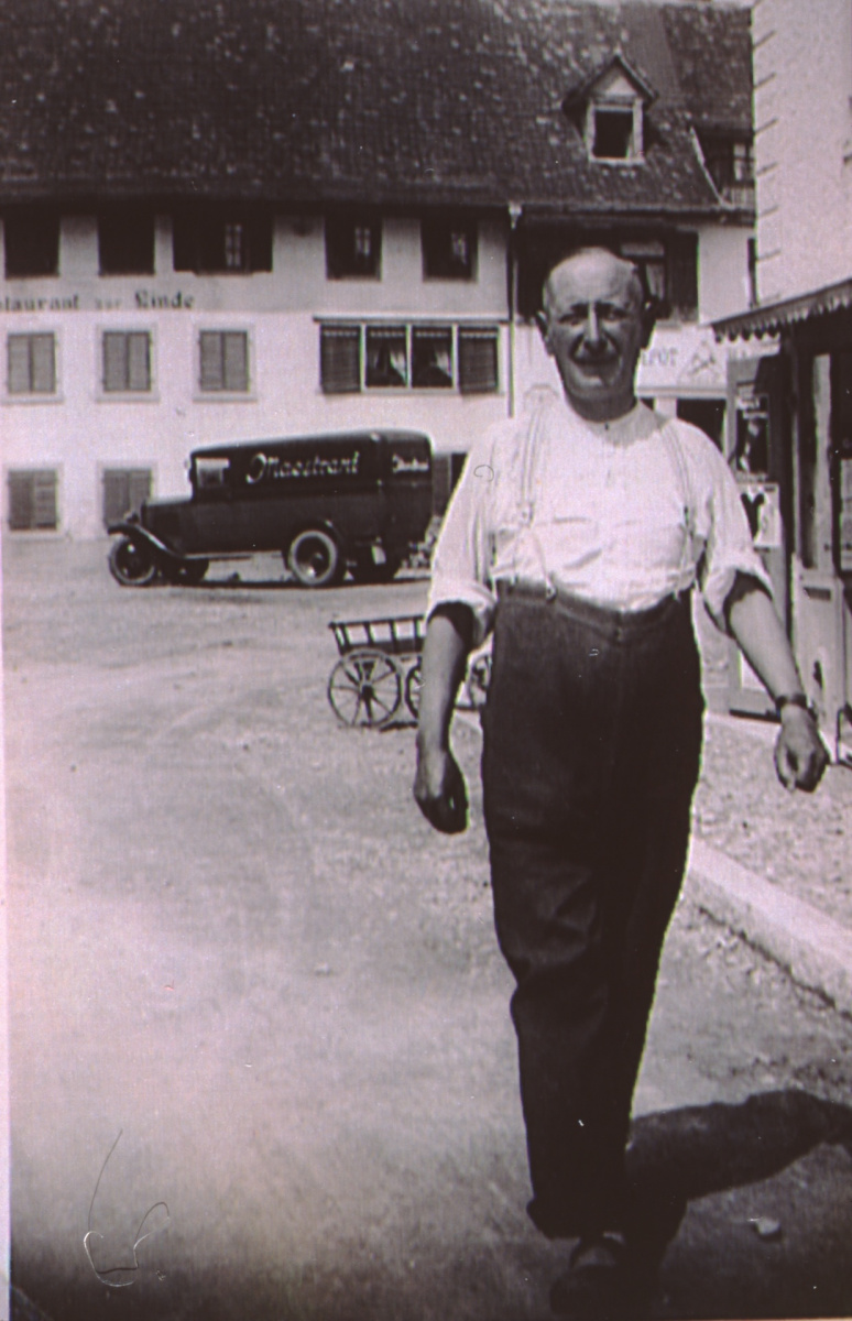 Eugen Baur, Maestrani-Auto vor der «Linde»