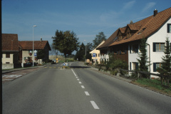Schürli, rechts Haus Peter, dahinter Restaurant, links Glaus