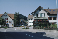 Dorfplatz ohne Bären 1989