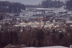 Schürli + Adetswil, von der Steinweid aus (Bänklein). Überbauung Stapfeten mit Tele