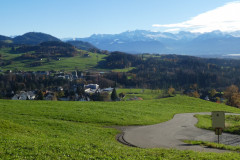 Rosinli, Blick auf Bachtel, Zürichsee und Alpen