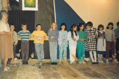 Brunnenfest 1987, Rita Kuhn (Flötenlehrerin) mit 3. Klasse