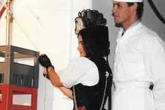 Brunnenfest 1995, Regula Messerli mit Peter Egli bei Fahnenaufzug