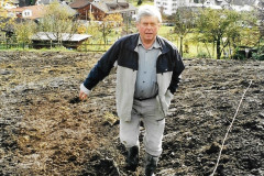 Walter Egli beim Reservoir nach Sanierung Walter Egli beim Reservoir nach Sanierung
