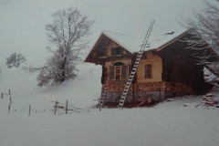 Hüttenbau Waldeggli, Dacharbeiten