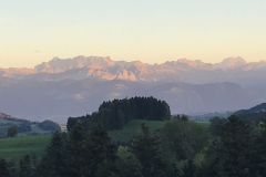 Blick oberhalb Naturfreundehaus Waldeggli auf Glärnisch - Bockmattli - Tödi