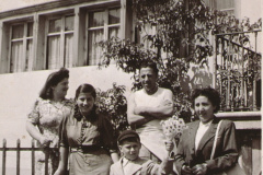 Gasthaus zum Löwen, Adetswil, Frau Ruth Furrer-Lehni 16 Jahre alt, mit H. Lehni