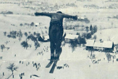Wappenswil Hans Brunner springt von der Allmenschanze ca. 30m, 30er-Jahre