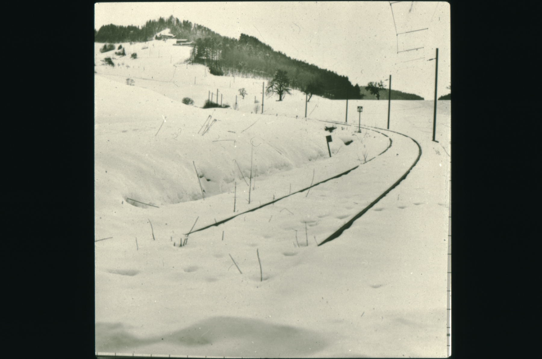 Bei der Station Neuthal im Winter
