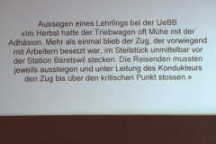UeBB. Schurriges. Passagiere stossen Zug