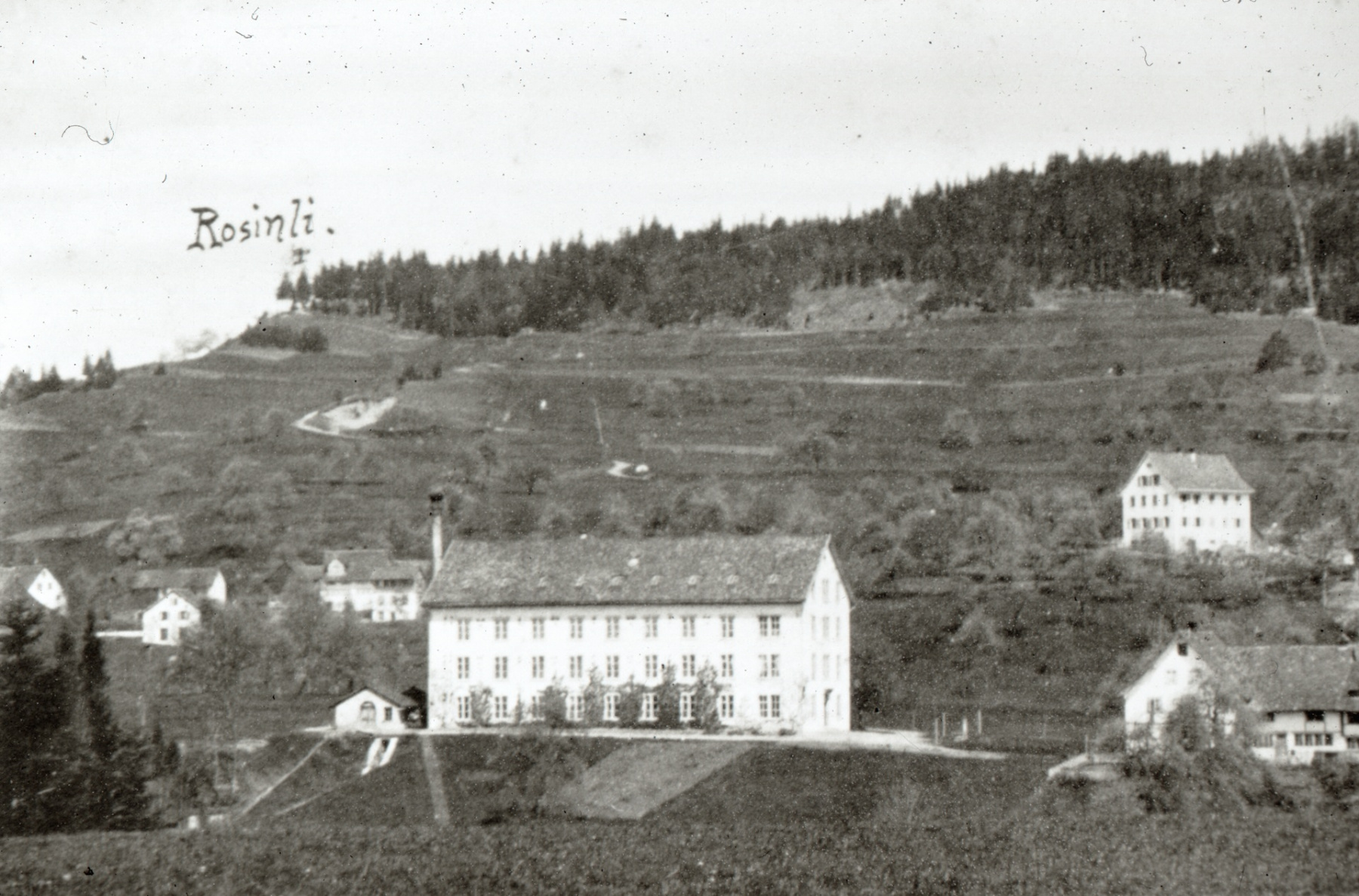 Rosinlihang - Fabrik Tobel, rechts oben Schulhaus (erbaut 1836)