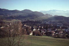 Postkarte. Adetswil mit Bachtel und Glärnisch