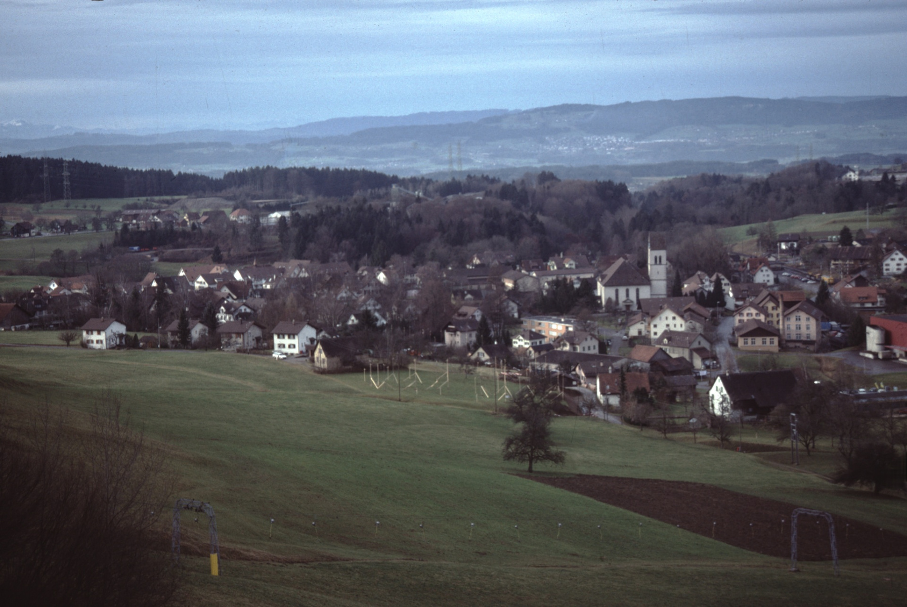 Blick von Steigstr auf Hüttenackerstr und Dorf