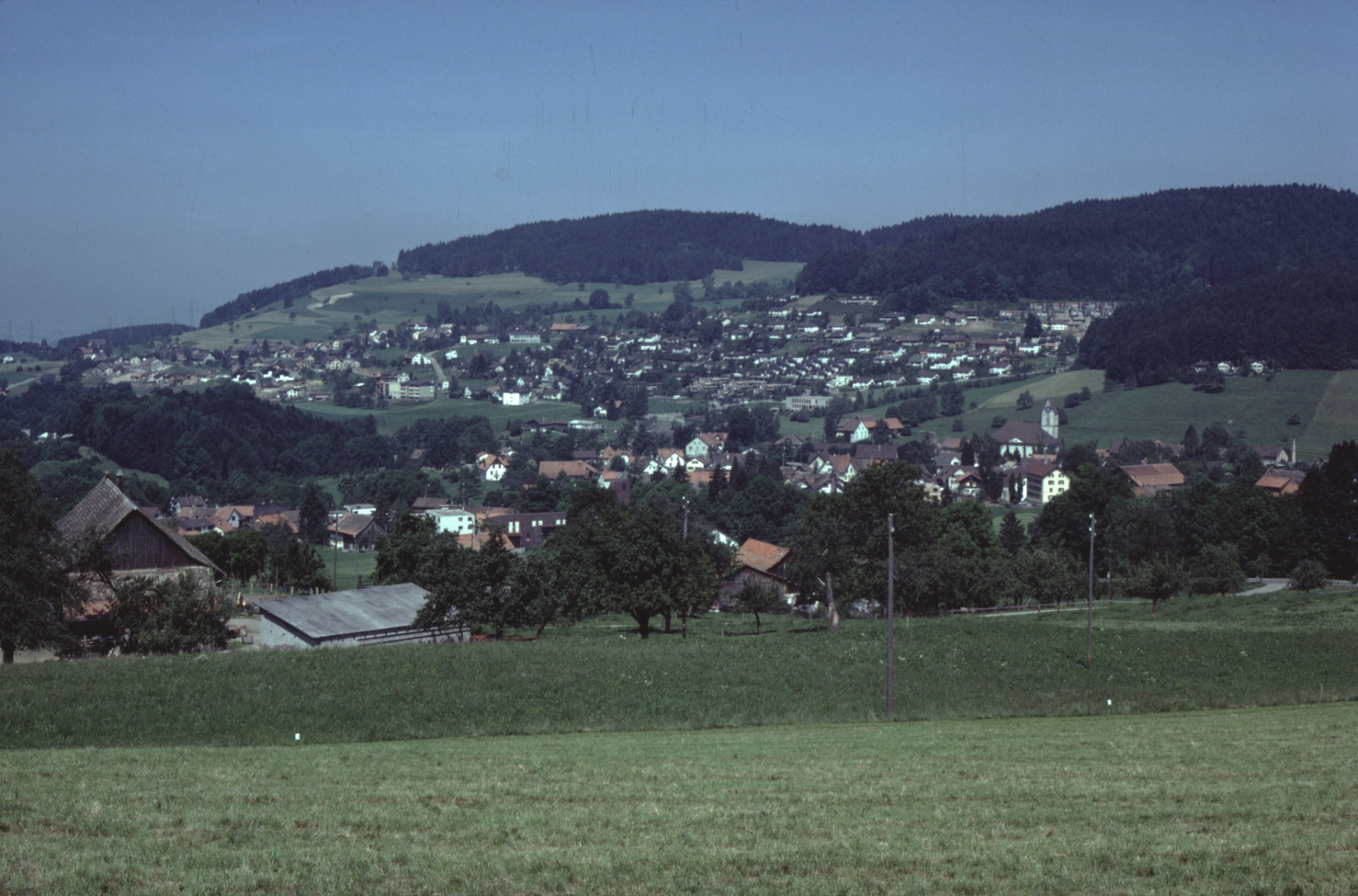 Blick von der Höhenstr auf Dorf, Aemet + Adetswil