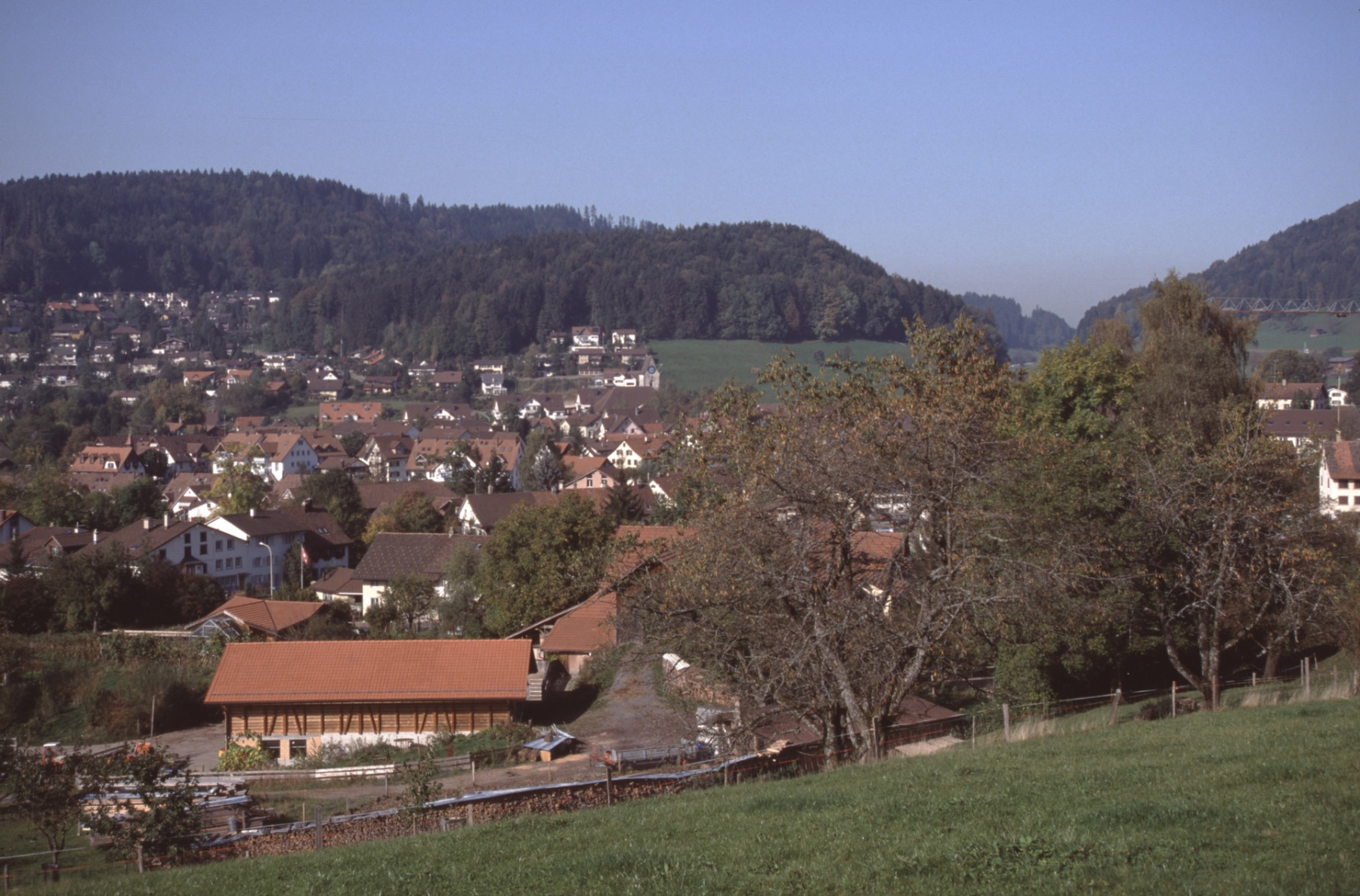 Schönau. Blick auf das Dorf + Aemet
