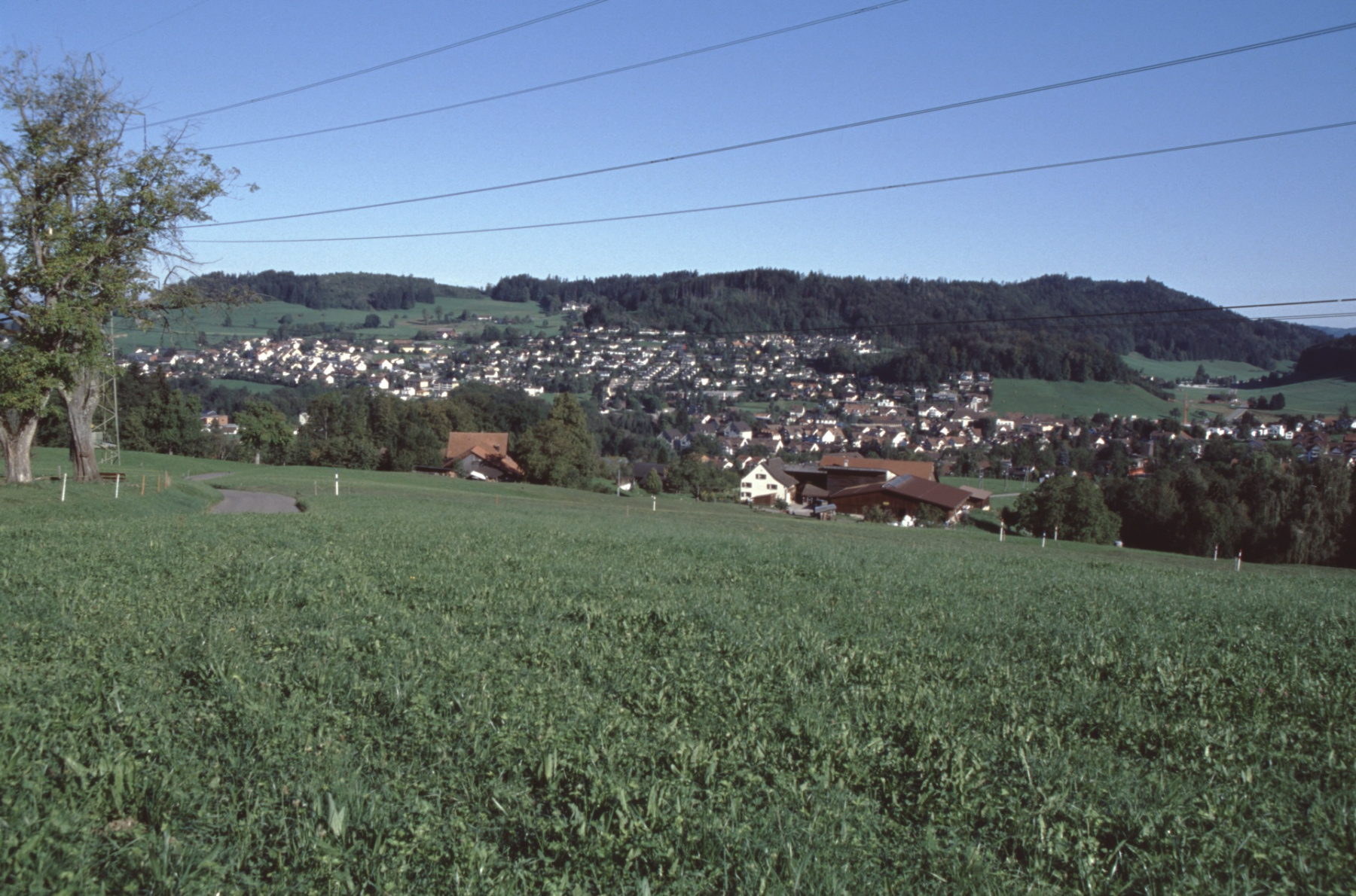 Blick von Tisenwaldsberg Rtg Dorf + Aemet