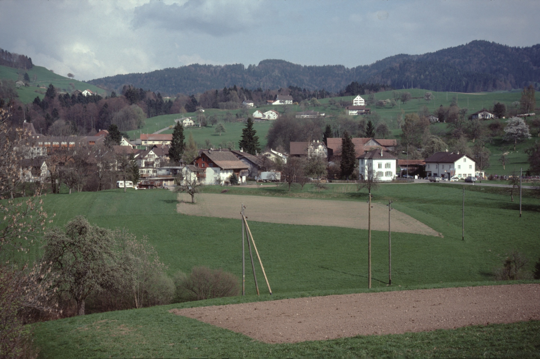 Bühl, Böhl, oberhalb Staatskiesgrube Rtg Untere Obere Gasse, Haldengut
