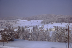 Blick auf Dorf + Aemet