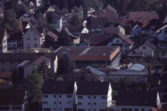 Blick oberhalb Tödistr auf die neue Mehrzweckhalle