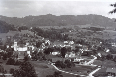 Blick vom Aemet auf das Dorf