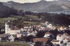 Bäretswil. Fotomontage mit See im Hintergrund
