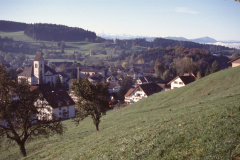 Blick vom Lettenberg auf Kirche, Schulhaus, Hinterberg