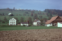 Neues (links) und altes Schulhaus Bettswil