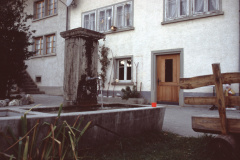ehem.Volg-Laden - Flarz 2. Haus von rechts