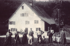 Haus ehem Gredig mit Bauernfamilie
