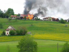 Scheunenbrand bei Fam. Grob in Fehrenwaltsberg 2006