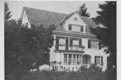 Im Garten, Wohnhaus der Familie Spörri