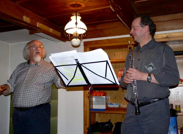 Richard Ehrensperger und Walter Egli (Oboe) in der «Bèèrghütteläsig & Musig» in der Felsenegg