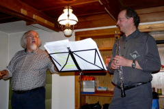 Richard Ehrensperger und Walter Egli (Oboe) in der «Bèèrghütteläsig & Musig» in der Felsenegg