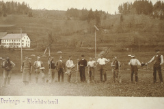 Kleinbäretswil, Drainagearbeiten nördl. Leestrasse. 5.vl Gottlieb Egli, Underhus, später Konsumverwalter Bäretswil, 7.vl Albert Egli, Sekelmeisters, Kleinbärtswil.