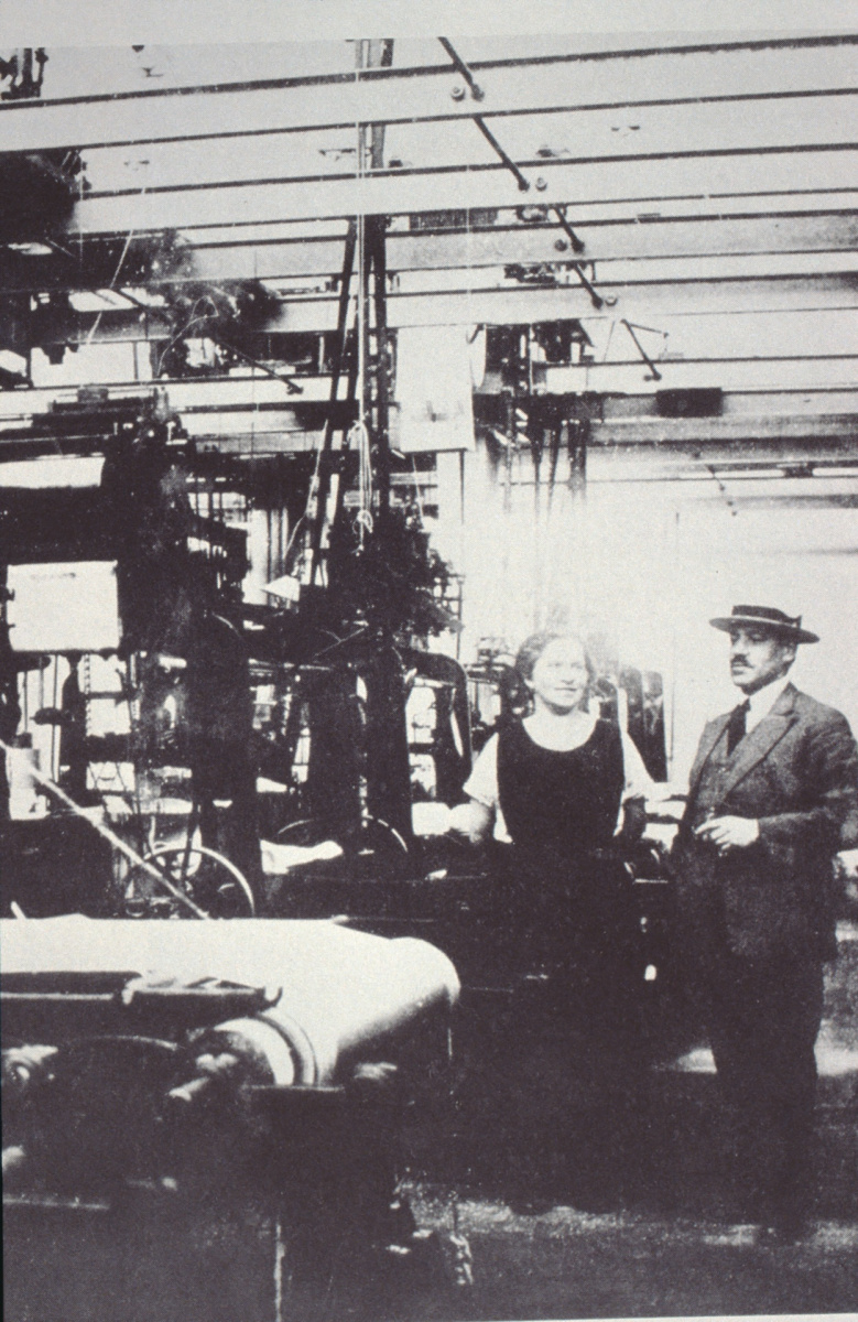Frauenarbeit in der Textilfabrik