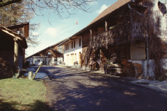 Liegenschaft Dubach, 1813 eingetragen als zwei halbe Wohnhäuser mit Scheunen.