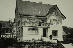 alte ZKB mit Jakob und Sophie Heusser