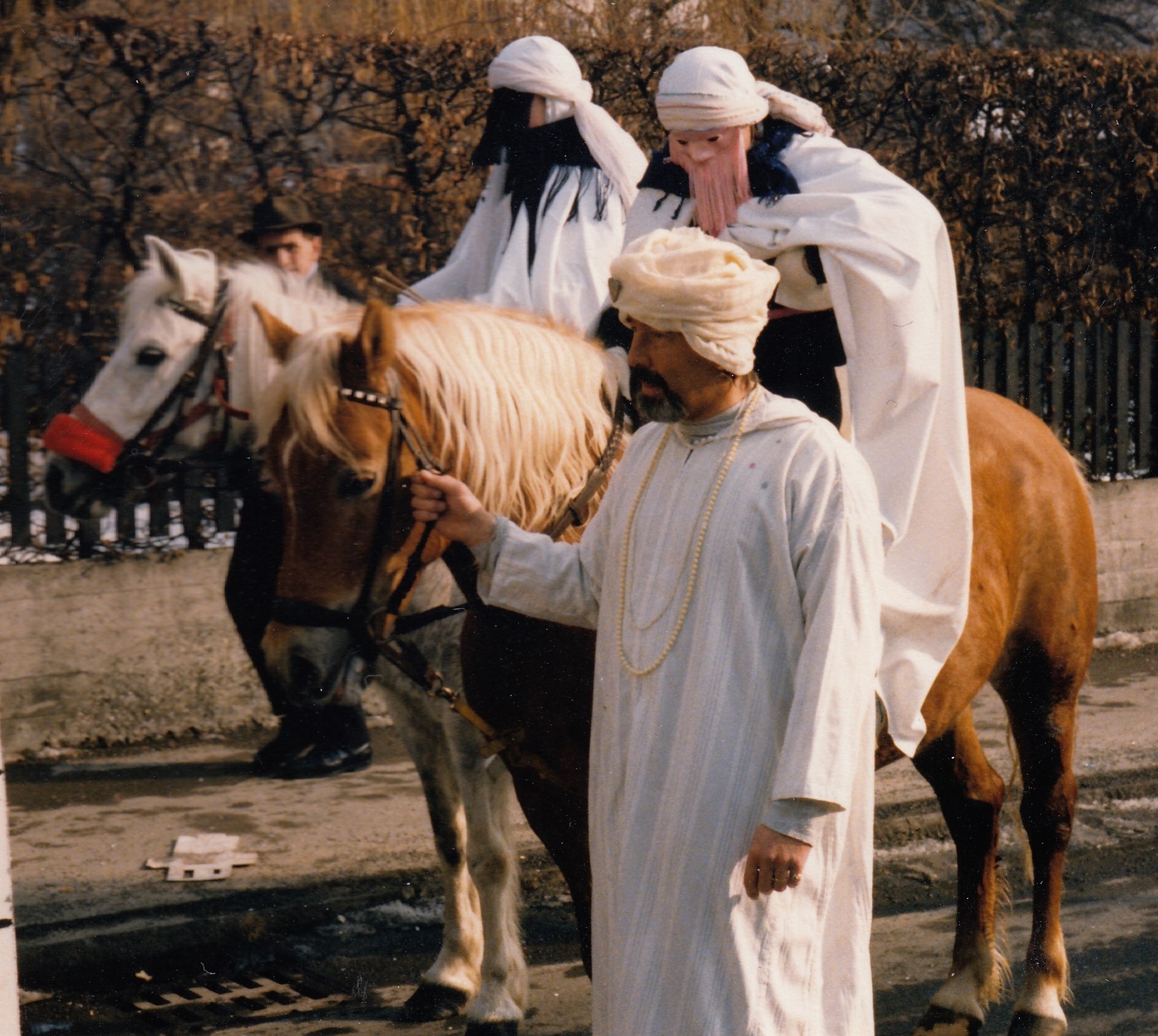 Fasnacht 1986, Kinderumzug, Werni Bolt führt die Pferde