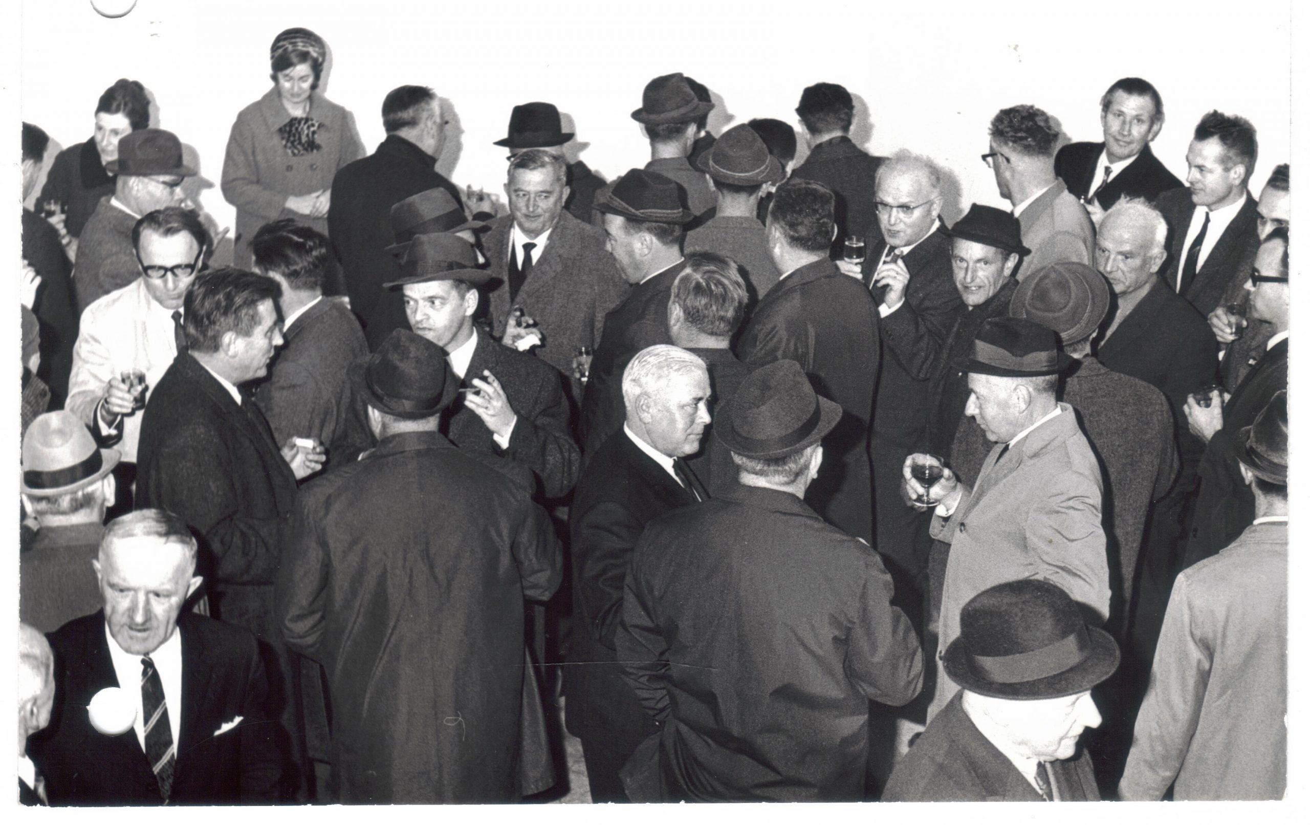 WV Allmann, Einweihung mit Albert Egli sen. Ernst Stutz und Fritz Reiss