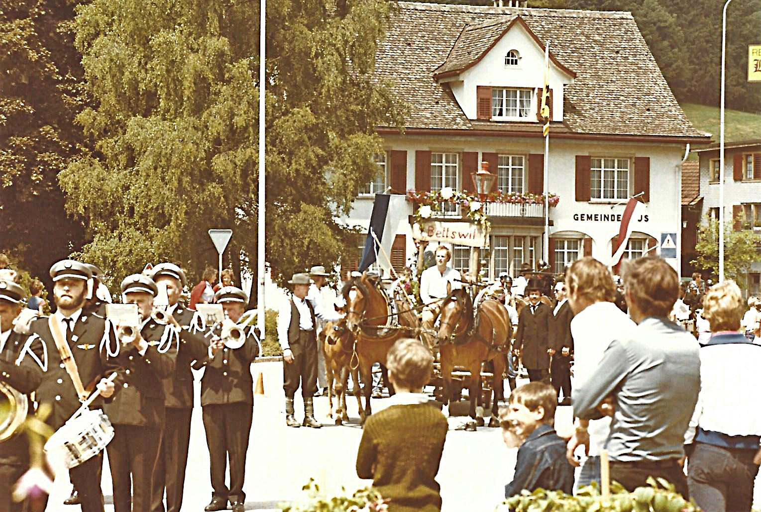 Feuerwehr mit Ross und Jauchewagen