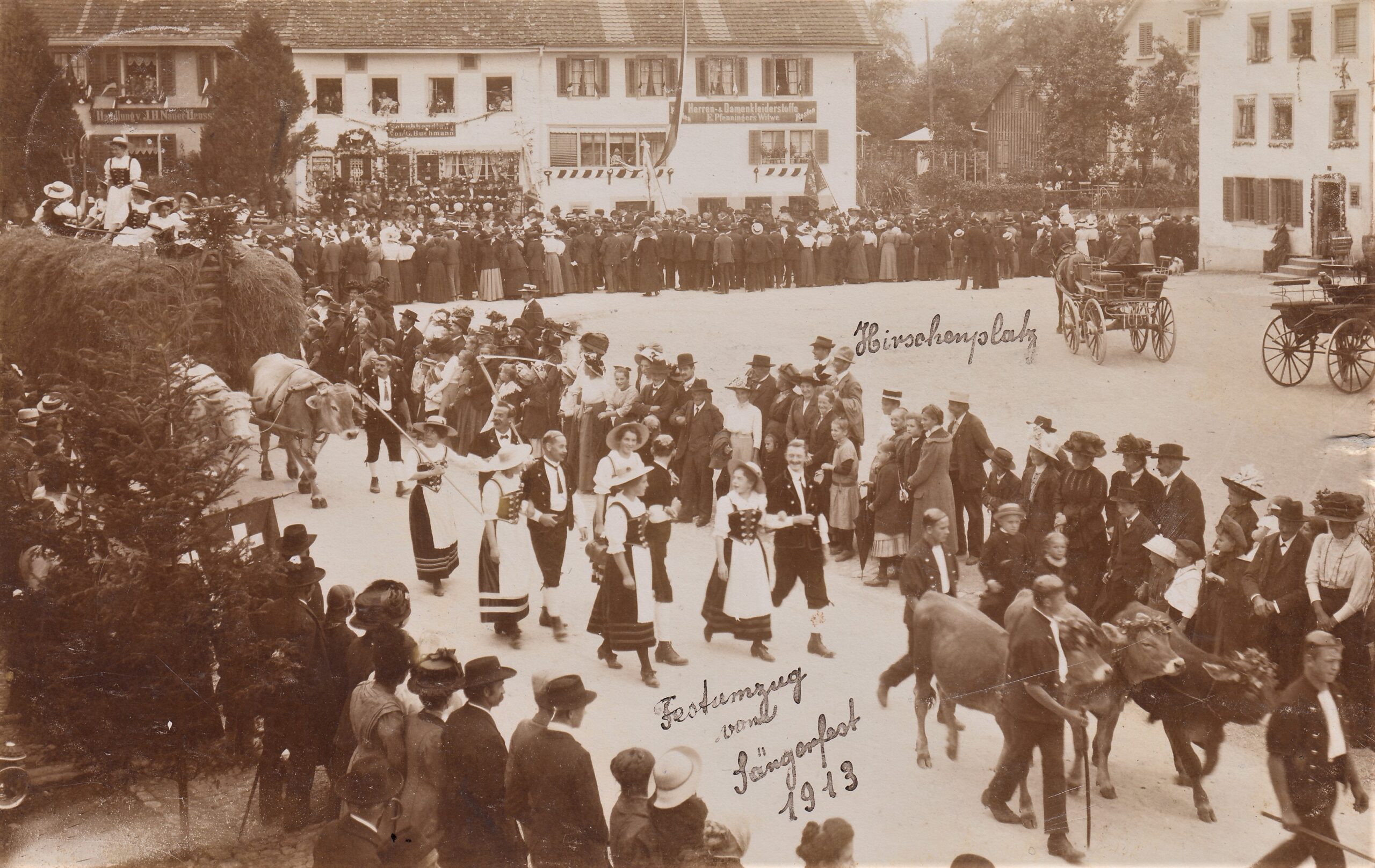 Bezirksgesangsfest 1913 in Hinwil. Festspiel im Festzelt. Ansichtskarte aus dem Egli-Fundus.