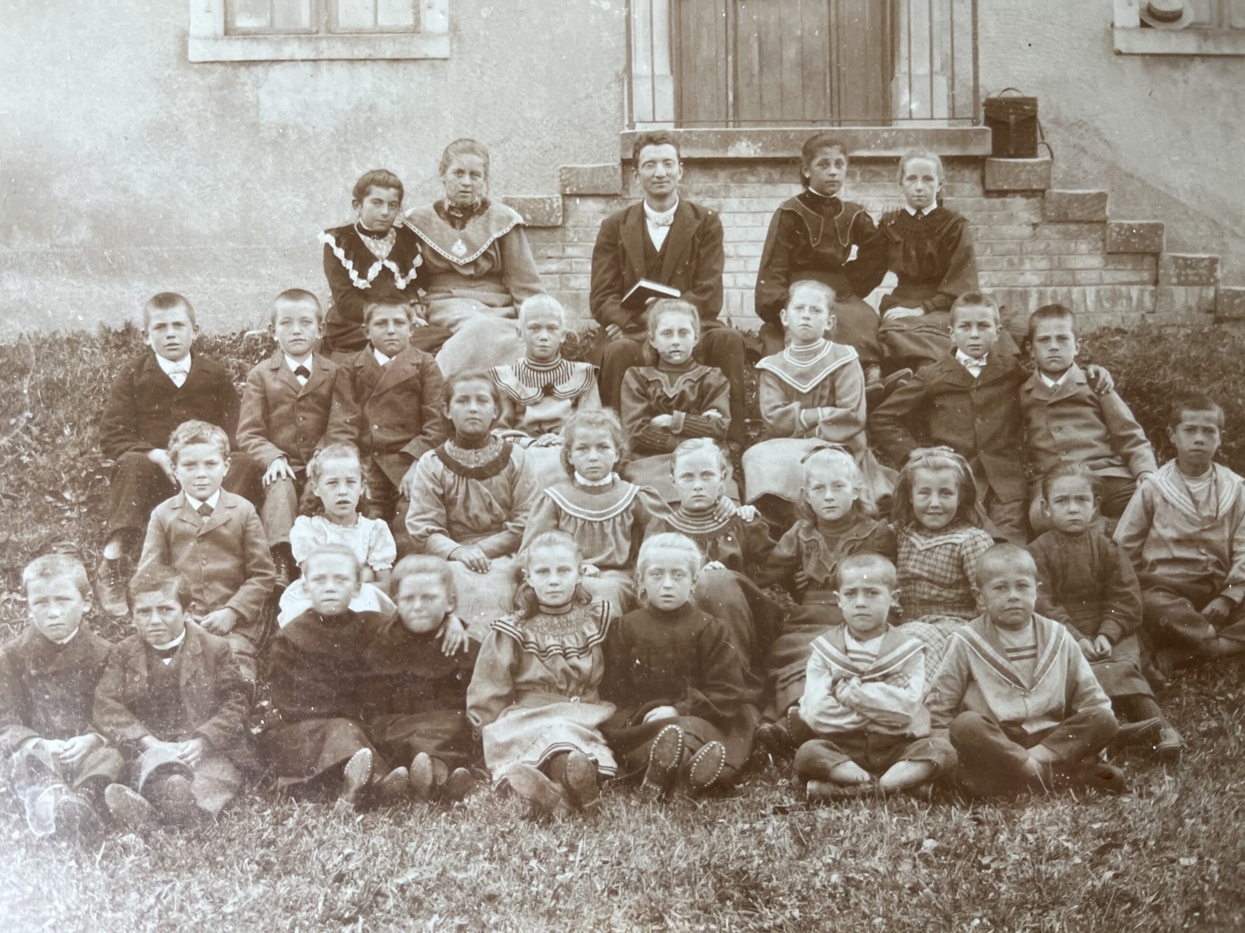 Klassenfoto Schule Wappenswil, Lehrer Paul Meier